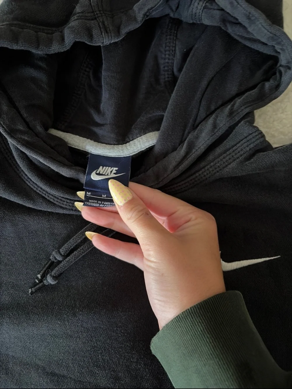 nike small swoosh hoodie